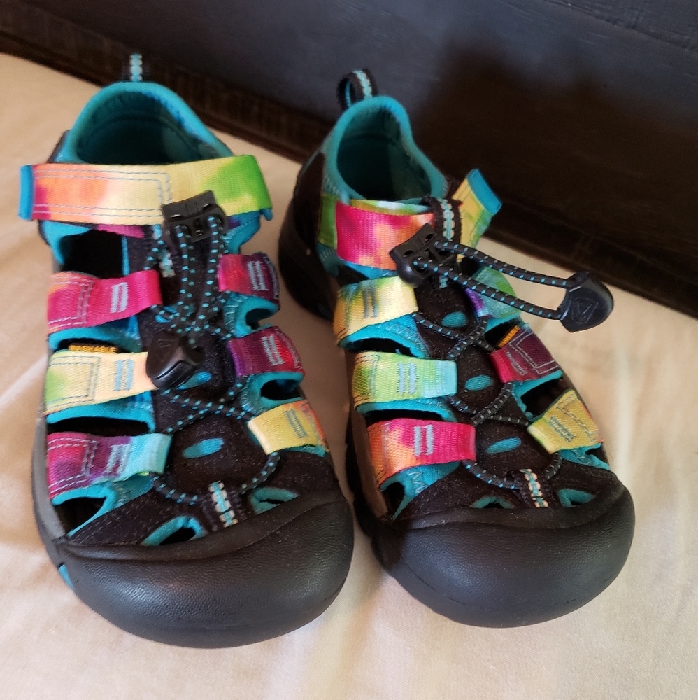 Keens rainbow sandals youth size 1